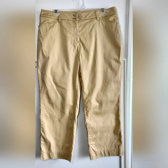 Jones New York Sport Women's 12 Stretch Capris Short Light Mustard - Picture 1 of 7